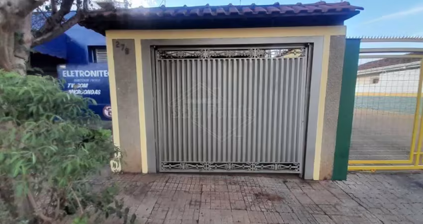 Casa com 2 quartos para alugar na Avenida Bandeirantes, 278, Centro, Araraquara