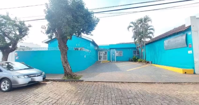 Prédio com 6 salas para alugar na Avenida Professor Augusto Cezar, 902, Centro, Araraquara
