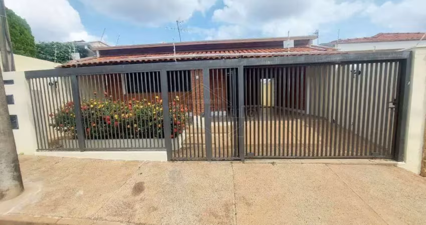 Casa com 3 quartos para alugar na Avenida Cientista Frederico de Marco, 326, Vila Xavier (Vila Xavier), Araraquara