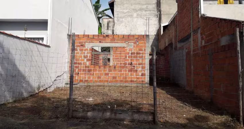 TERRENO COM OBRA INICIADA NO SANTA PAULA