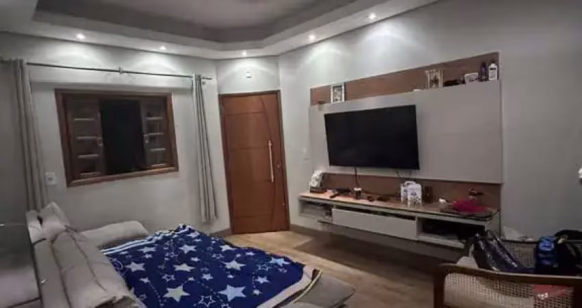 Um sobrado de 2 dormitórios perfeito no galo branco