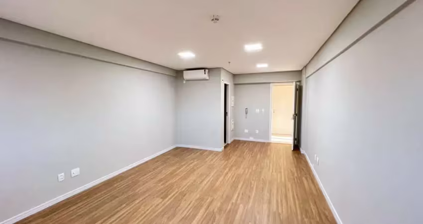 Sala comercial com 33 m² no centro empresarial aquárius