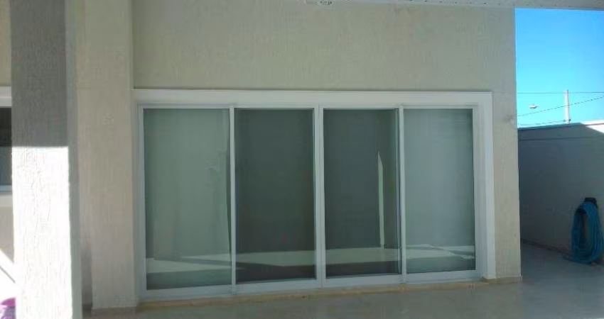 SOBRADO NO CONDOMIINIO FECHADO RESIDENCIAL MANTIQUEIRA