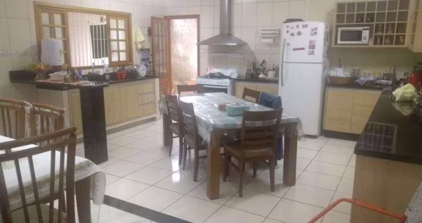 ÓTIMO SOBRADO NO SANTA PAULA
