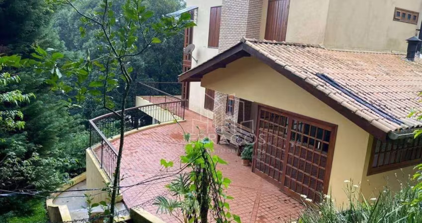 Magnífica casa de inverno à venda na charmosa cidade de monte verde em mg