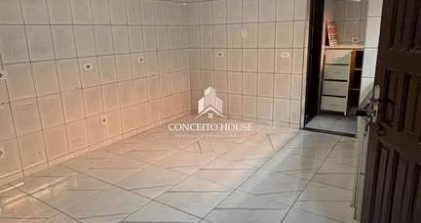 SOBRADO ACONCHEGANTE COM ÉDICULA  E ESPAÇO COMPLETO