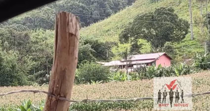 Fazenda à venda no Centro, Caldas 