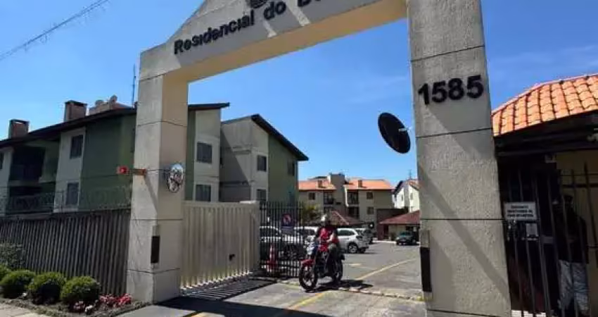 Apartamento térreo com 2 dormitórios, sacada e churrasqueira à venda, no bairro pinheirinho,
