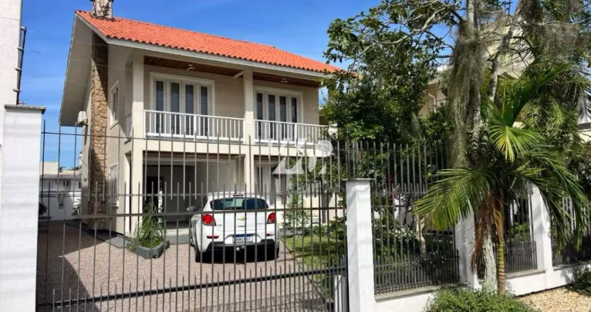 Casa 03 quartos com suíte no bairro Pagani