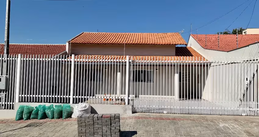 **casa ampla, reformada e com quintal gigante esperando por você!**