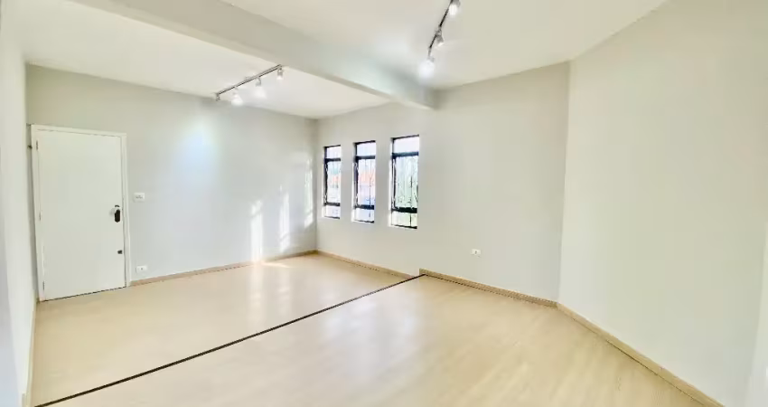 Seu novo lar em londrina: espaçosa, reformada e com quintal dos sonhos