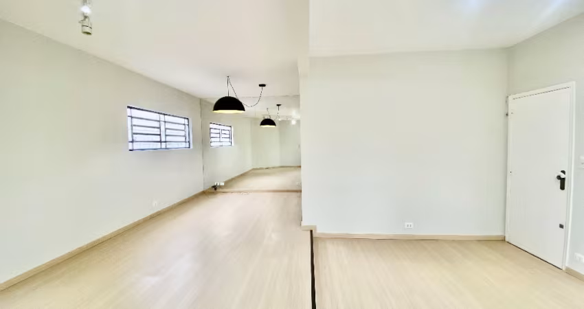 Seu novo lar em Londrina: espaçosa, reformada e com quintal dos sonhos