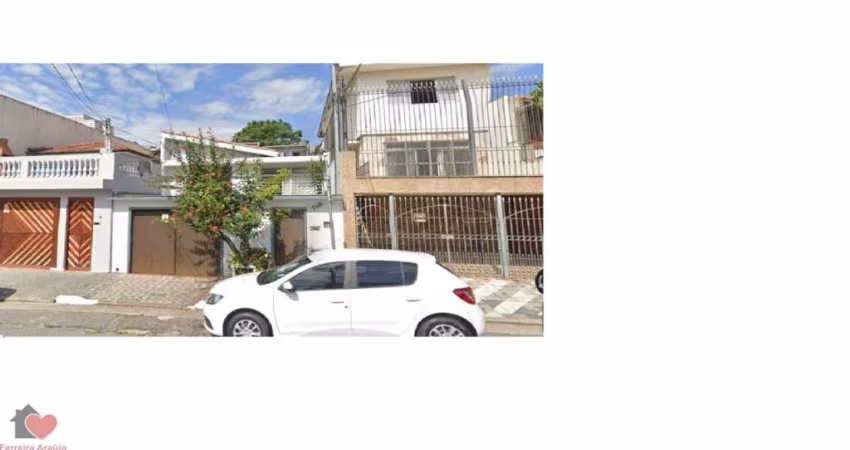 Casa Térrea a venda próximo ao Restaurante Chuletão,na Rua Gustavo da Silveiira.