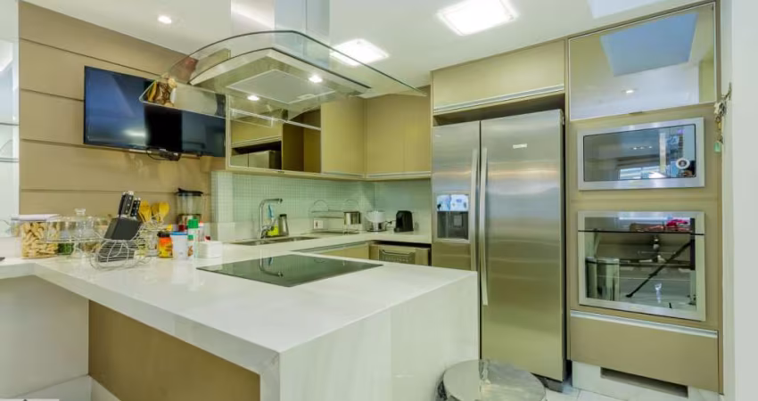 CASA EM CONDOMÍNIO FECHADO PRÓXIMO AO SHOPPING INTERLAGOS.