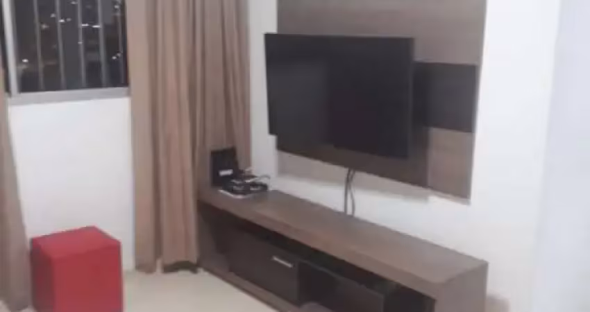 APARTAMENTO REPLETO DE ARMÁRIOS,  NO MELHOR DA VILA SANTA CATARINA !