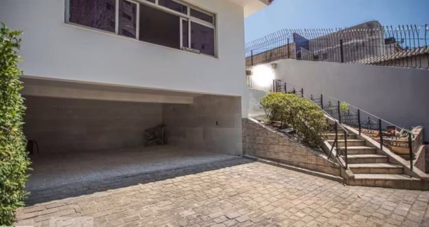 Casa 3 dormitórios  1 suíte e 5 vagas no Campo Belo