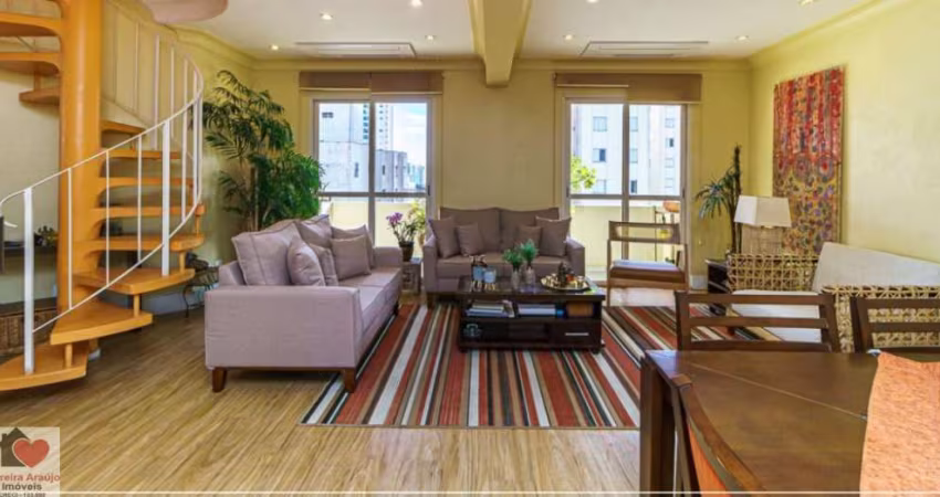 Cobertura Duplex com 231 m² bem distribuídos e muito iluminada, 3 dormitórios com 2 suítes, 4 vagas.