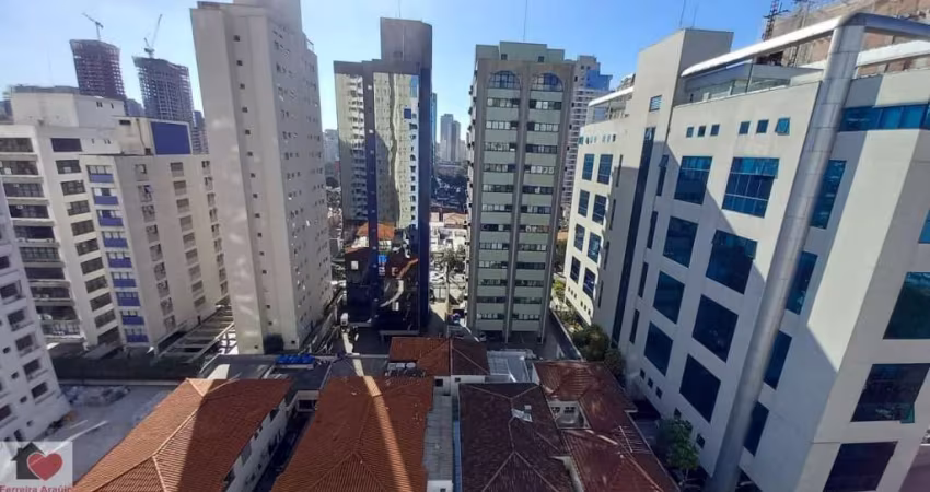 Apartamento em boa localização para reformar