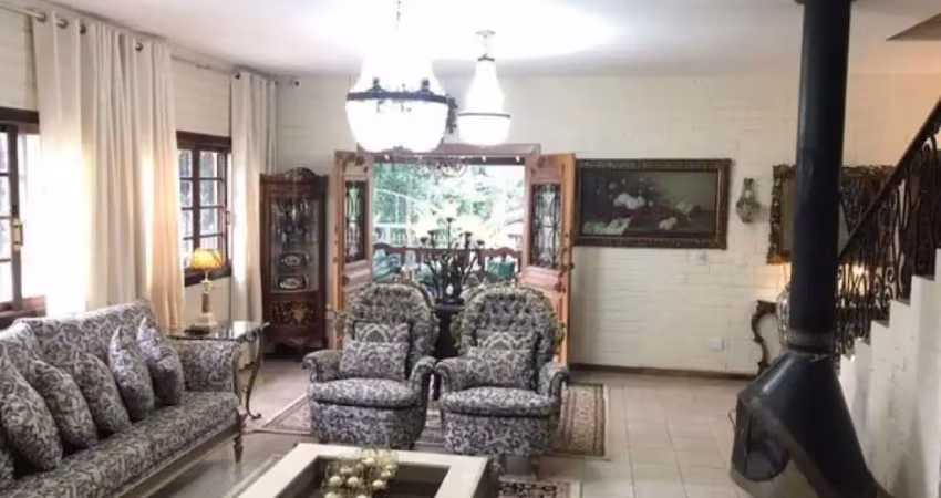 Sobrado Jardim das Palmeiras 257m2 com 3 dorm 1 suite 6 vagas condomínio fechado e muita área verde