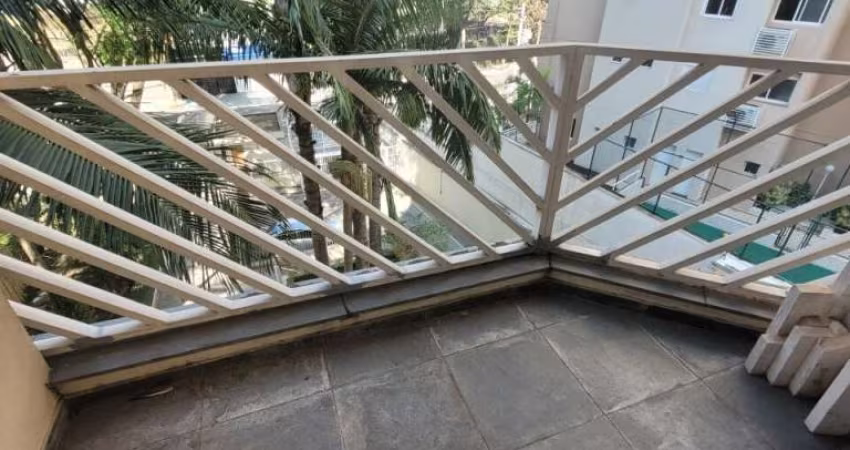 APARTAMENTO REPLETO DE ARMÁRIOS, NO MELHOR DA VILA MASCOTE !