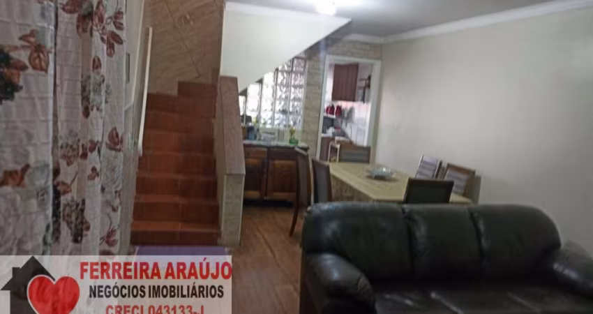 SOBRADO NA RUA JOSÉ NEVES, PRÓXIMO A TODO O COMÉRCIO,