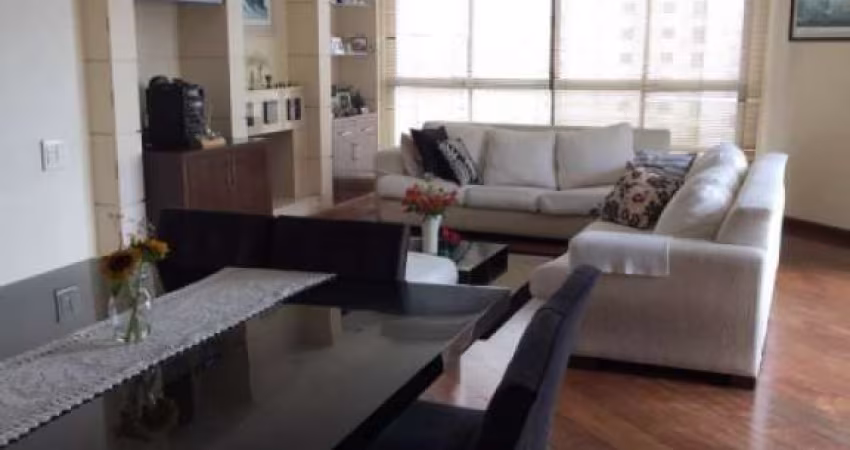 CONFORTÁVEL APARTAMENTO COM FINO ACABAMENTO, NO MELHOR DA VILA MASCOTE!