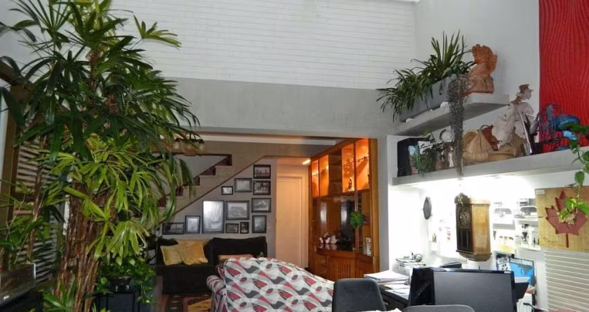 Sobrado com fino acabamento no melhor da Vila Santa Catarina!