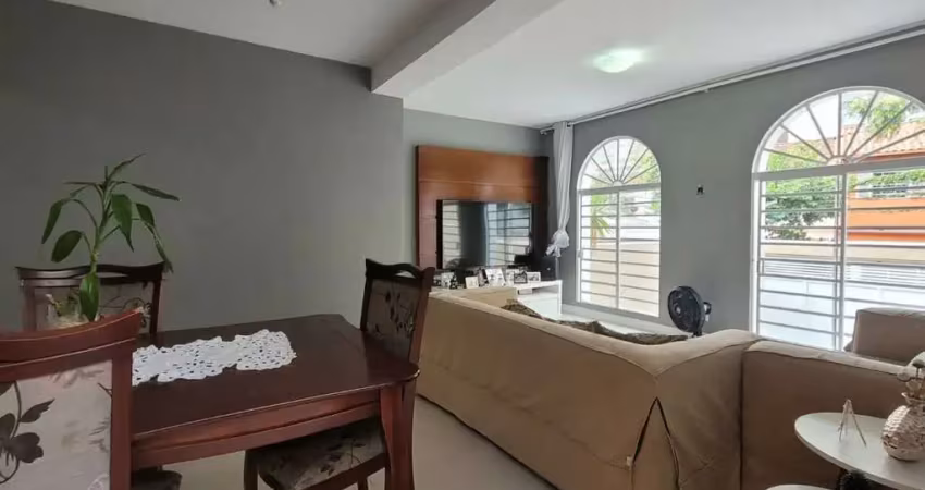 CASA COM 03 DORMITÓRIOS, 02 VAGAS DE GARAGEM NO JARDIM PRUDÊNCIA!