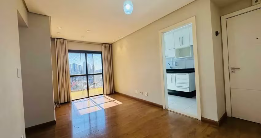 Apartamento espaçoso com 3 dormitórios e 2 vagas no jardim prudência!