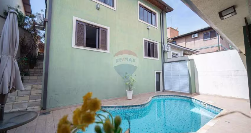 Casa a venda na granja viana de 4 quartos sendo 1 suíte, com piscina  por r$ 1.595.000,00 – residencial jardim das flores - granja viana - cotia/sp.
