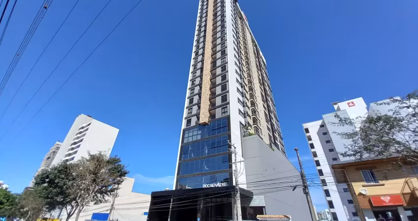Apartamento no centrão de chapecó, em edifício com lazer completo.