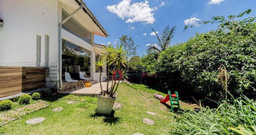 Casa à venda na Granja Viana: 540 m² de terreno e 187 m² de área construída, com 3 QUARTOS, por R$ 1.170.000,00- Granja Viana/SP
