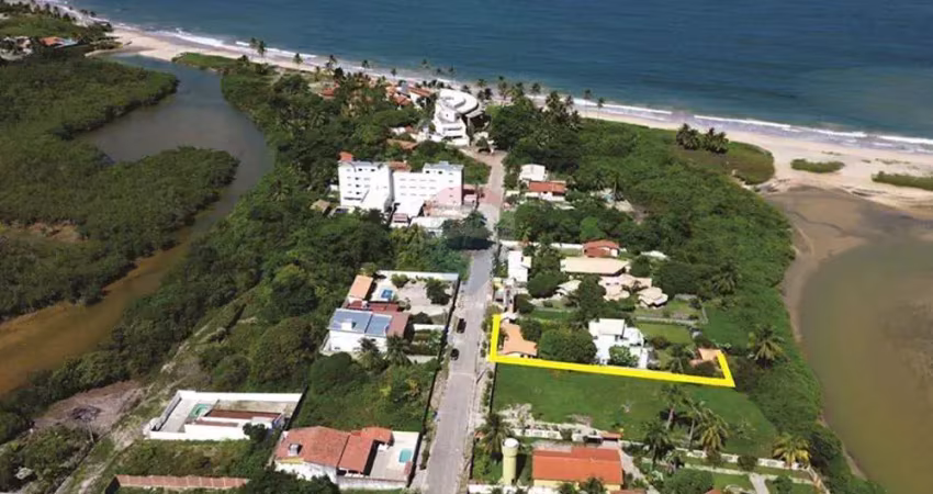 Viva o luxo exclusivo, o sossego da natureza e a energia da vida à beira-mar - uma obra prima da arquitetura