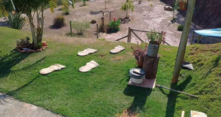 Chácara á venda em jarinu com 2.100m²,piscina,garagem coberta para 5 carros,valor venda 830.000,00.