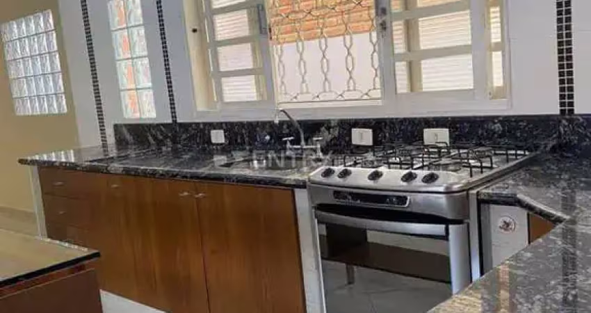 Casa térrea à venda e permuta, com área total  305m² na vila municipal no centro de jundiaí