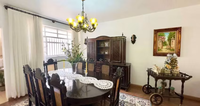 Belíssima casa vintage à venda, 3 dormitórios, portão eletrônico com localização privilegiada - jundiaí sp