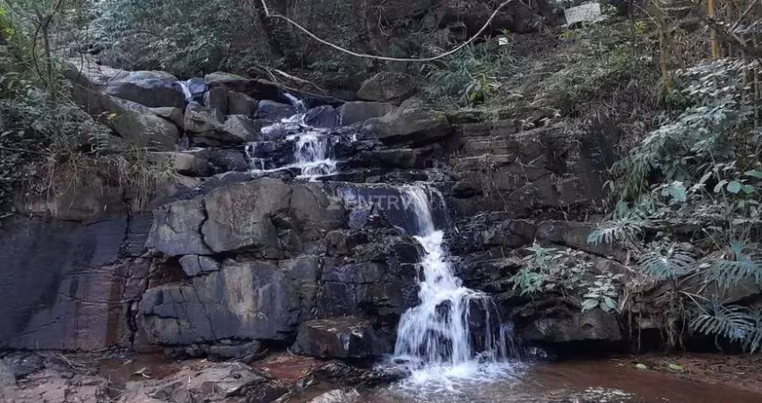 Casa térrea à venda em condomínio com cachoeira, 3 dormitórios, 1 suíte, piscina, área de lazer, itupeva-sp