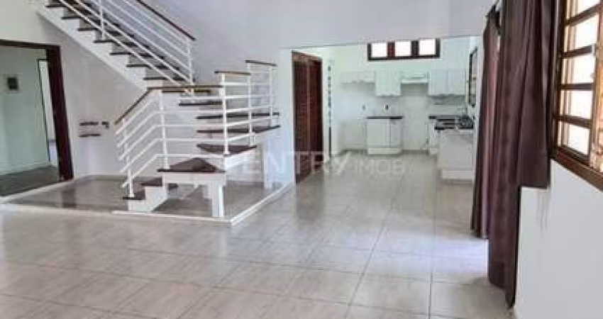 EXCELENTE CASA TÉRREA, 4 DORMITÓRIOS, 2 SUÍTES, ESCRITÓRIO, ÁREA GOURMET, VARANDA E UM GRANDE QUINTAL GRAMADO, LOCALIZADA NO SANTA GIOVANA, JUNDIAÍ-SP
