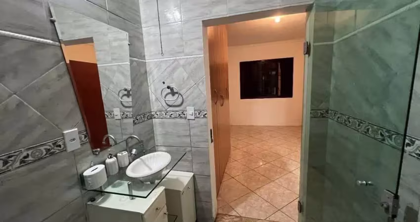 Casa térrea com 2 dormitórios,   1 suíte,  sala de estar e jantar integrada à cozinha, escritório,  2 vagas. jardim itália,  varzea paulista-sp