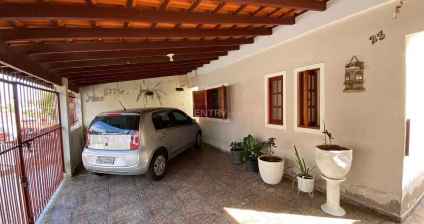 LINDA E ESPAÇOSA CASA TÉRREA COM 2 DORMITÓRIOS,  2 BANHEIROS,  ESCRITÓRIO E 2 VAGAS NO RES. PACAEMBÚ I, ITUPEVA-SP
