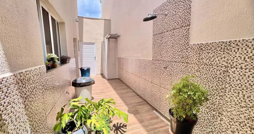 Excelente sobrado com 3 dormitórios, sala 2 ambientes, cozinha, área goumet, imóvel rico em móveis planejados, 146m2, localizado em condomínio no bairro medeiros, jundiaí-sp.  aceita permuta por apart