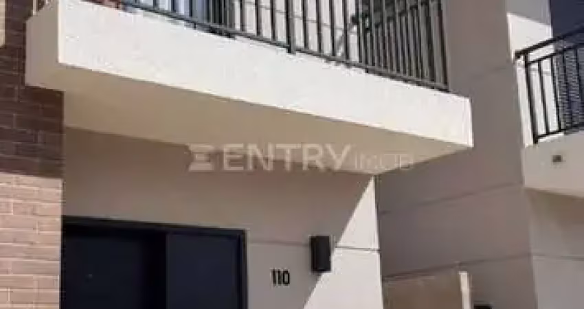 Lindo sobrado em condomínio com lazer completo,  2 suítes,  sala ampla,  cozinha americana, lavabo, quintal,  2 vagas. medeiros,  jundiaí-sp