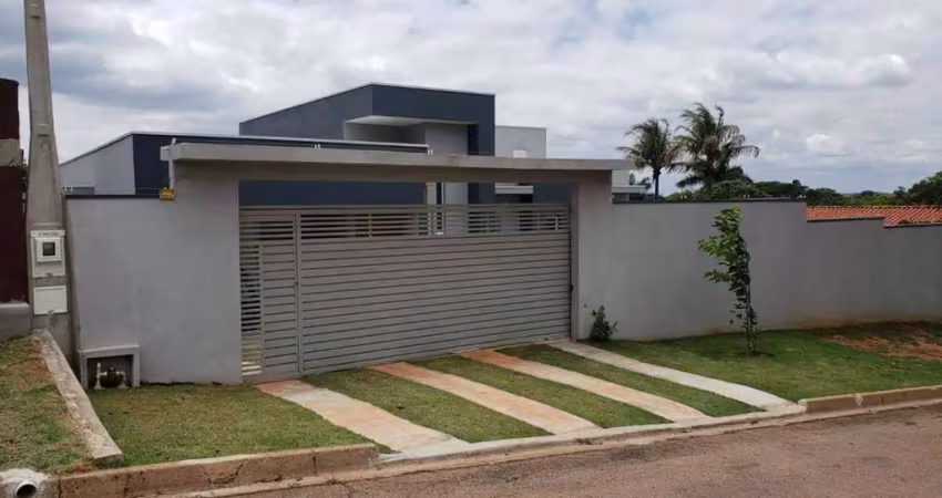 Linda casa à venda de 820m² sendo que 223m² construído , com 03 dormitórios sendo 01 suíte   parque dos cafezais iv, itupeva, sp