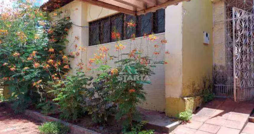 Casa com 4 dormitórios para alugar, 300 m² por R$ 4.200,00/mês - Fátima - Fortaleza/CE