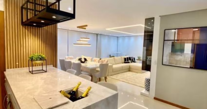Apartamento 3 Dormitórios à venda no Bairro Centro com 120 m² de área privativa - 2 vagas de garagem