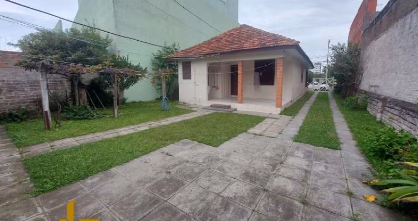 Casa 4 Dormitórios à venda no Bairro Centro com 160 m² de área privativa - 2 vagas de garagem