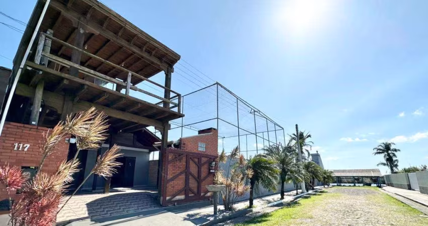 Casa 3 Dormitórios à venda no Bairro Centro com 97 m² de área privativa - 2 vagas de garagem