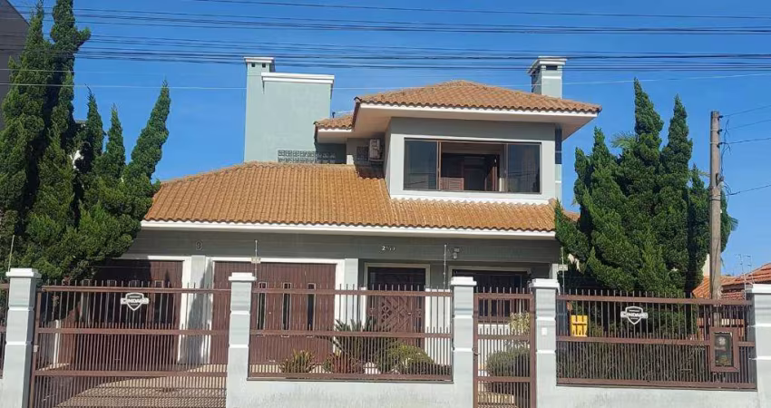 Casa 3 Dormitórios à venda no Bairro Centro com 191 m² de área privativa - 2 vagas de garagem