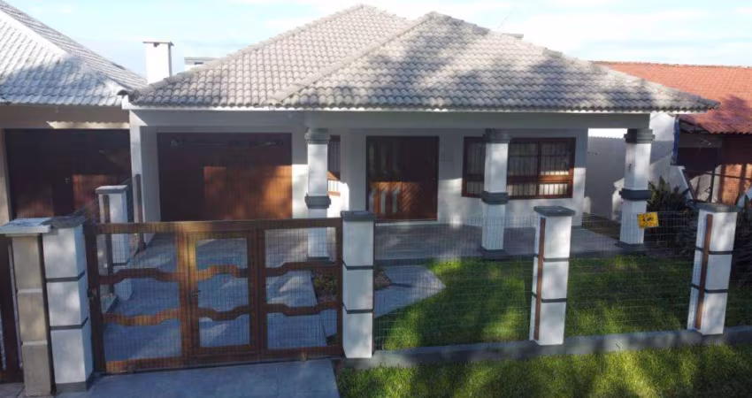 Casa 3 Dormitórios à venda no Bairro Nova Tramandaí com 93 m² de área privativa - 2 vagas de garagem