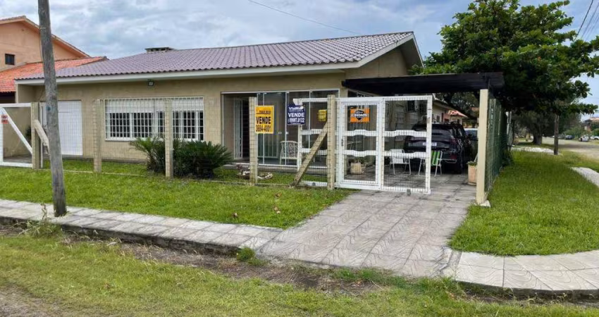 Casa 3 Dormitórios à venda no Bairro Barra com 136 m² de área privativa - 1 vaga de garagem